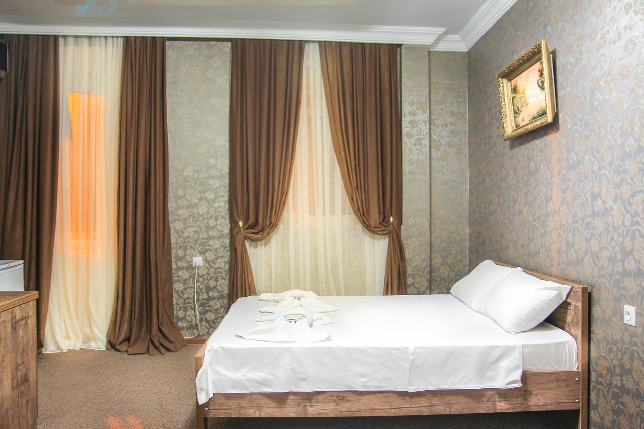 New Palace Shardeni Тбилиси Экстерьер фото